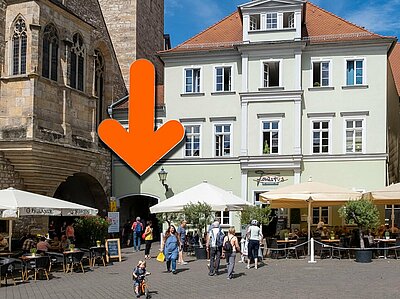 Zum Eingang des Büros für ausländische Mitbürger*innen